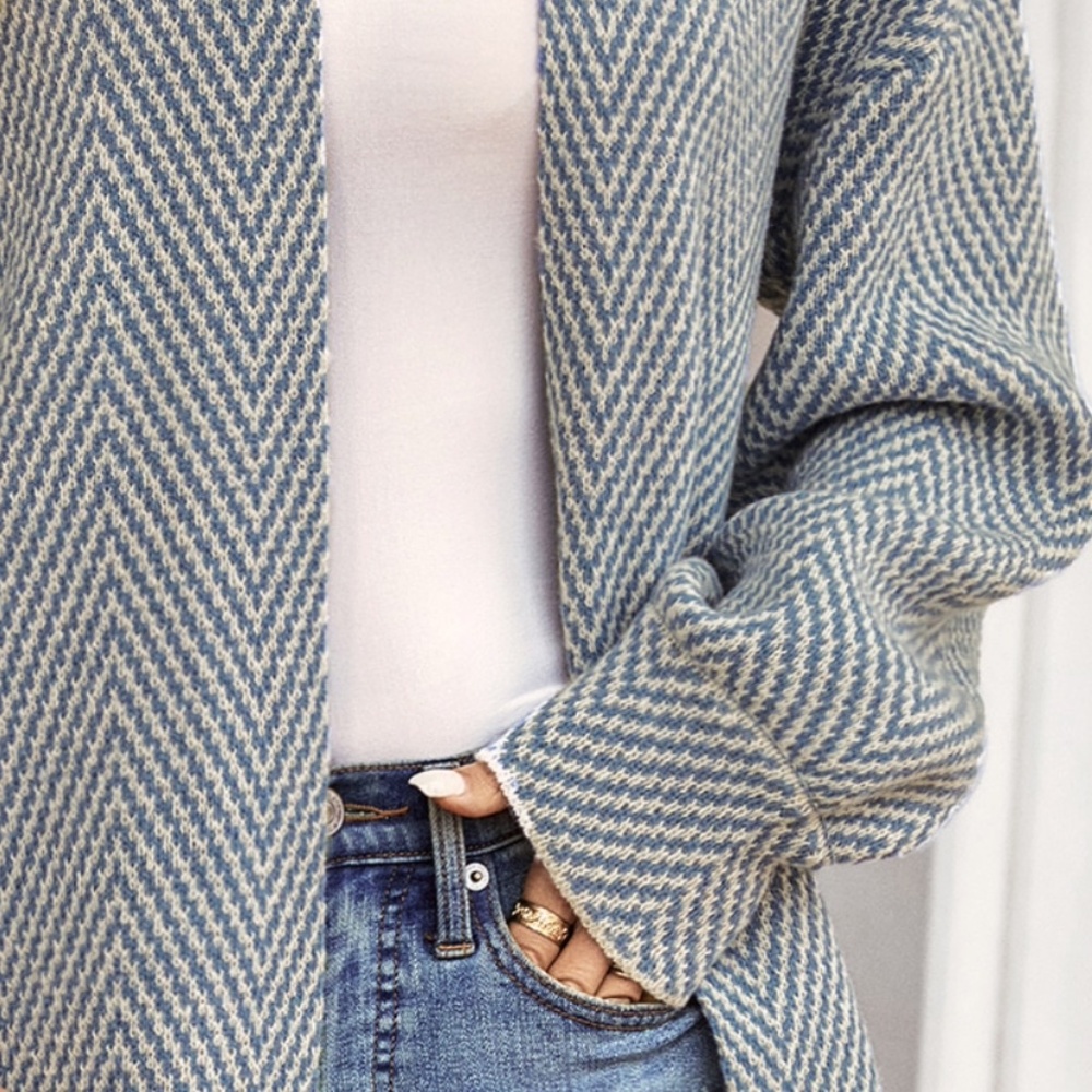 Knit Chevron Open Cardigan Bishop Sleeves Hip Length Dusty Blue on Off White - Picture 7 of 10